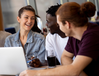 une-formation-pour-integrer-les-metiers-creatifs-et-strategiques-paris-alternance-isifa-plus-values