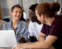 une-formation-pour-integrer-les-metiers-creatifs-et-strategiques-paris-alternance-isifa-plus-values