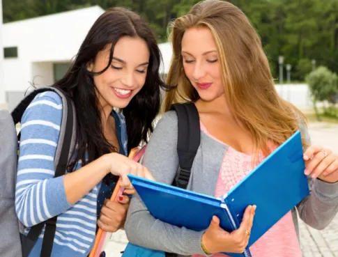 Comment booster sa carrière après un BTS MCO ?