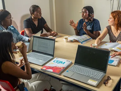 PARISBTS-PARIS-BTS-ECOLE-COMMERCE-ISIFA-ALTERNANCE