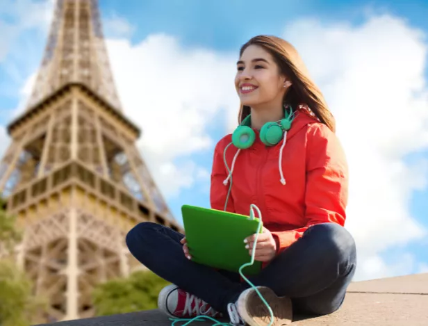 Pourquoi-une-école-de-commerce-à-Paris-peut-elle-booster-ta-carrière