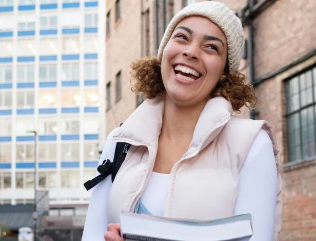 Pourquoi-la-posture-professionnelle-est-aussi-importante-que-le-diplôme